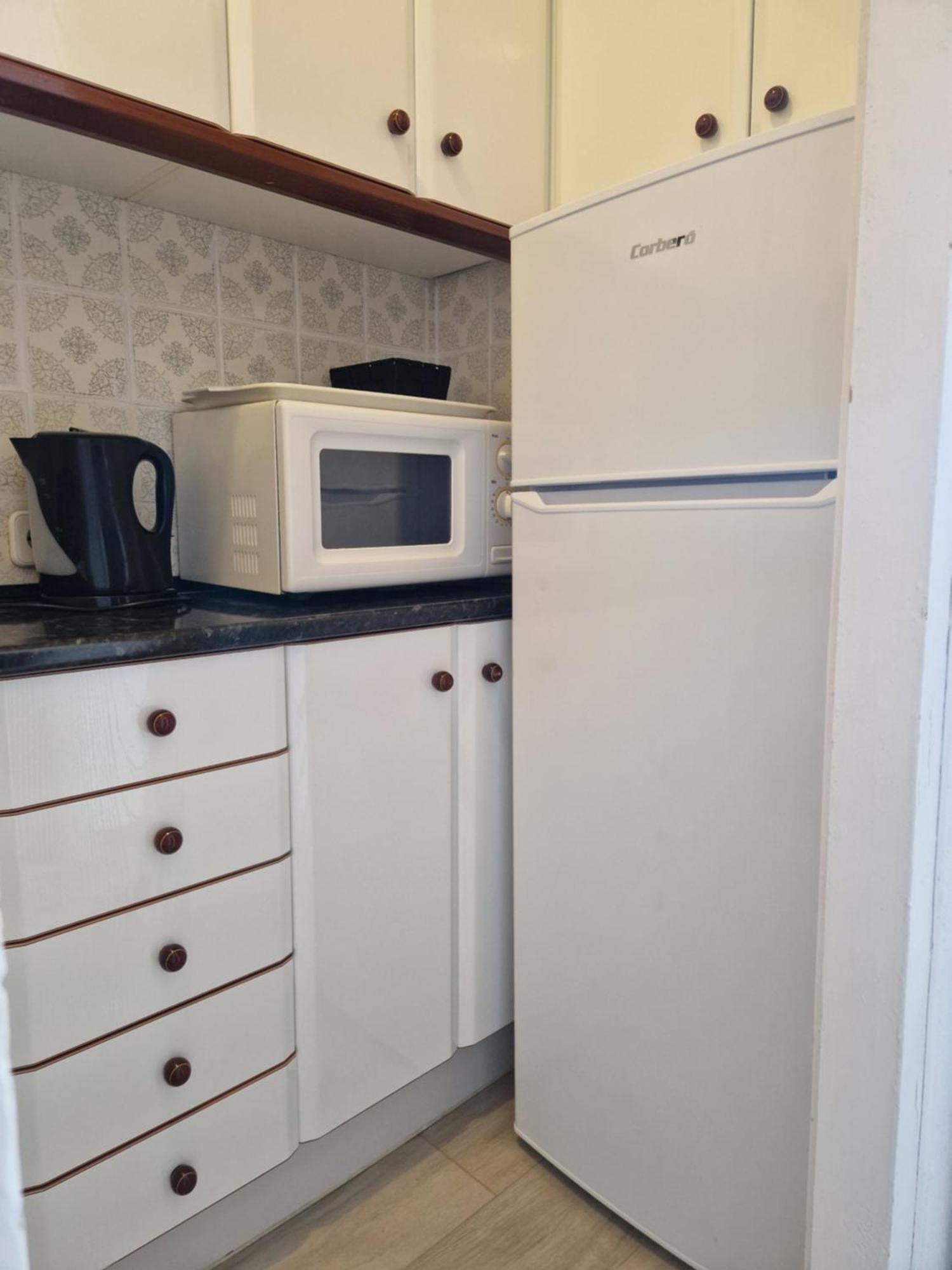 Iris Benalmadena Apartment Room photo