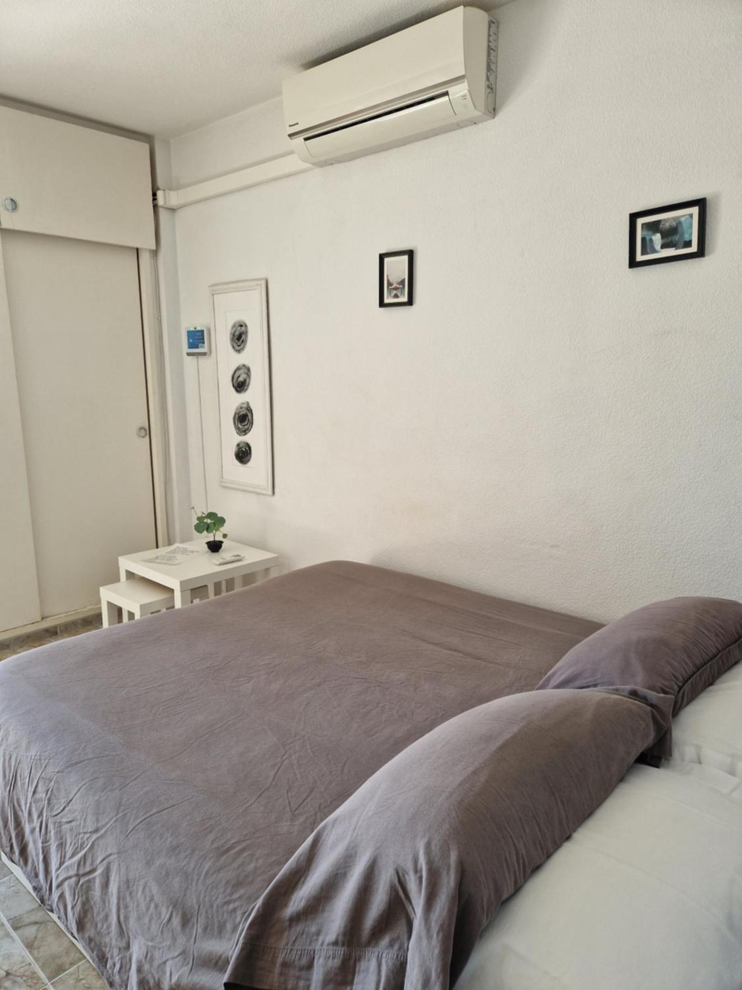 Iris Benalmadena Apartment Room photo